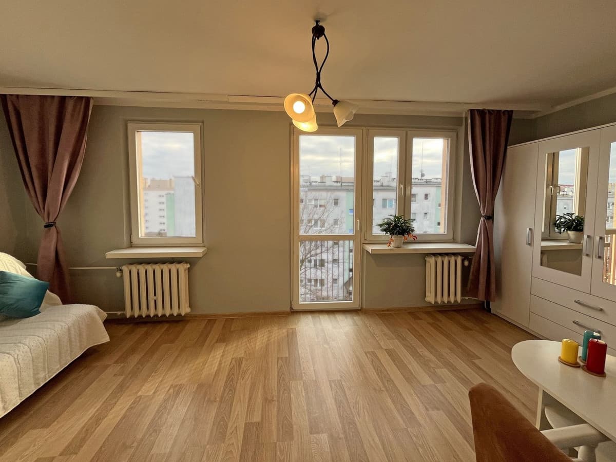 Funkcjonalne mieszkanie w spokojnej dzielnicy Mistrzejowice - Zdjęcie 1/12